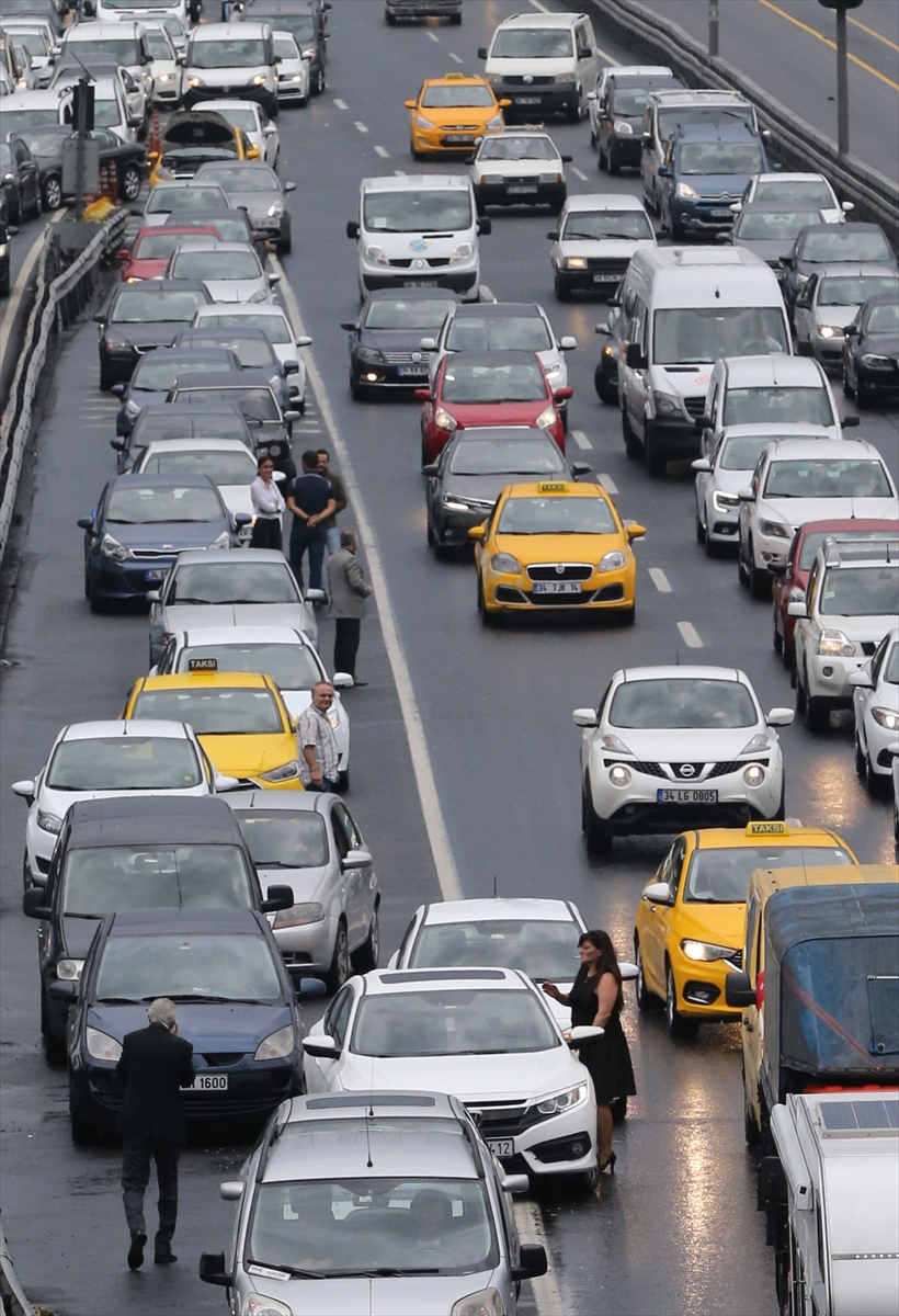 İstanbul'u yağmur vurdu! İşte fotoğraflar! - 579