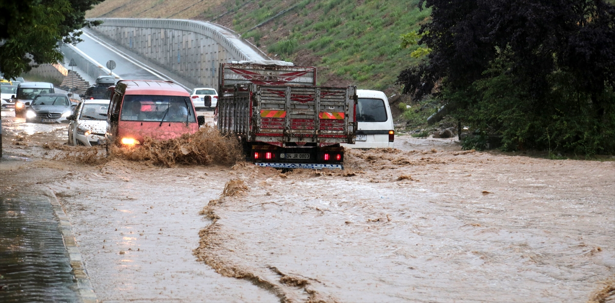 İstanbul'u yağmur vurdu! İşte fotoğraflar! - 874