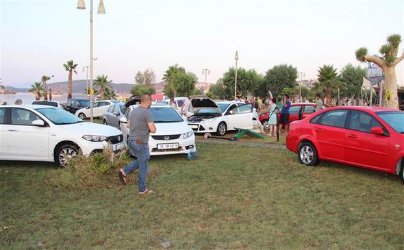 Bodrum'da deprem sonrasında deniz yükseldi, araçlar sürüklendi! - 63