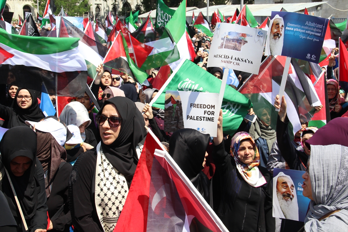 İsrail Beyazıt Meydanı'nda protesto edildi! - 14