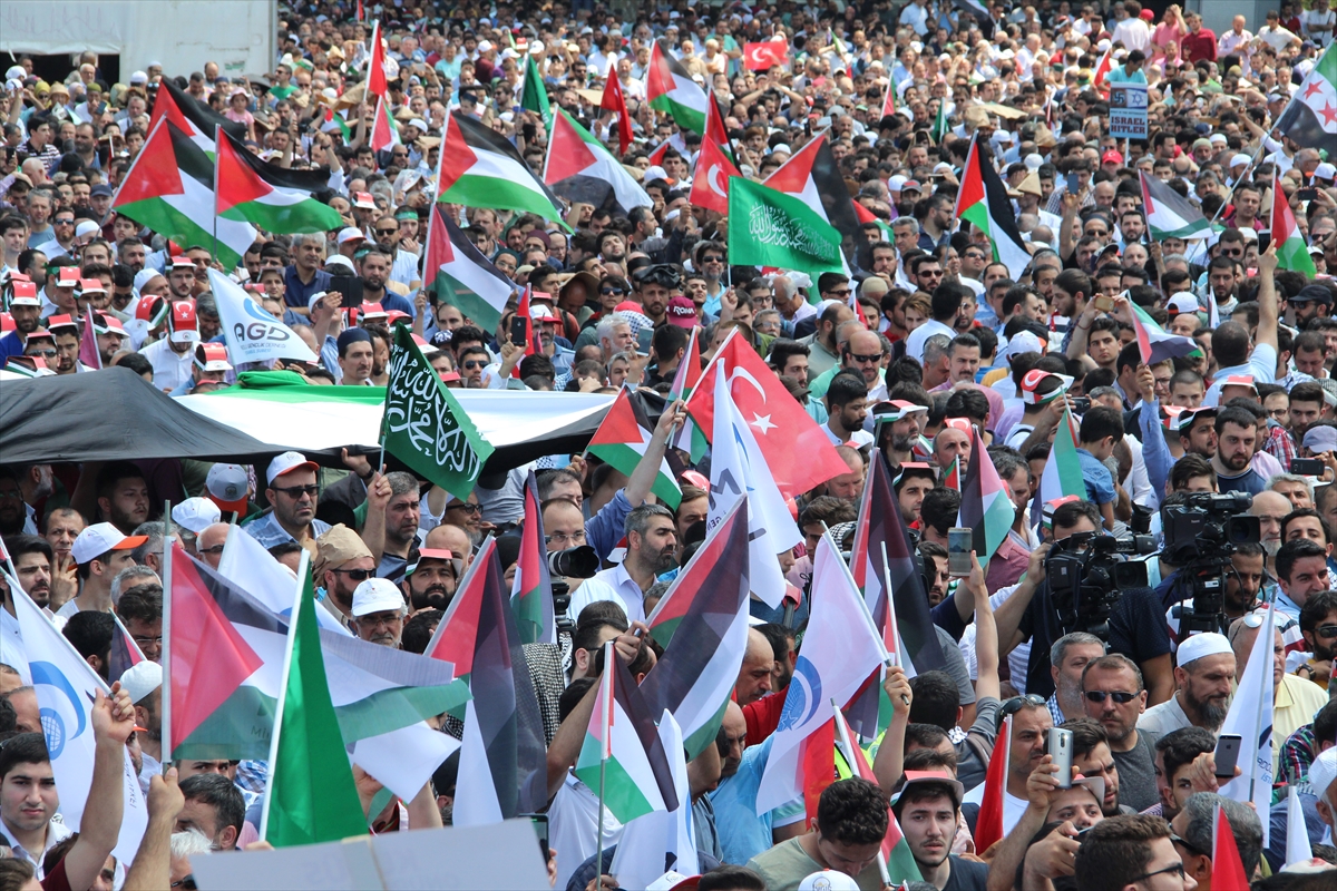 İsrail Beyazıt Meydanı'nda protesto edildi! - 11