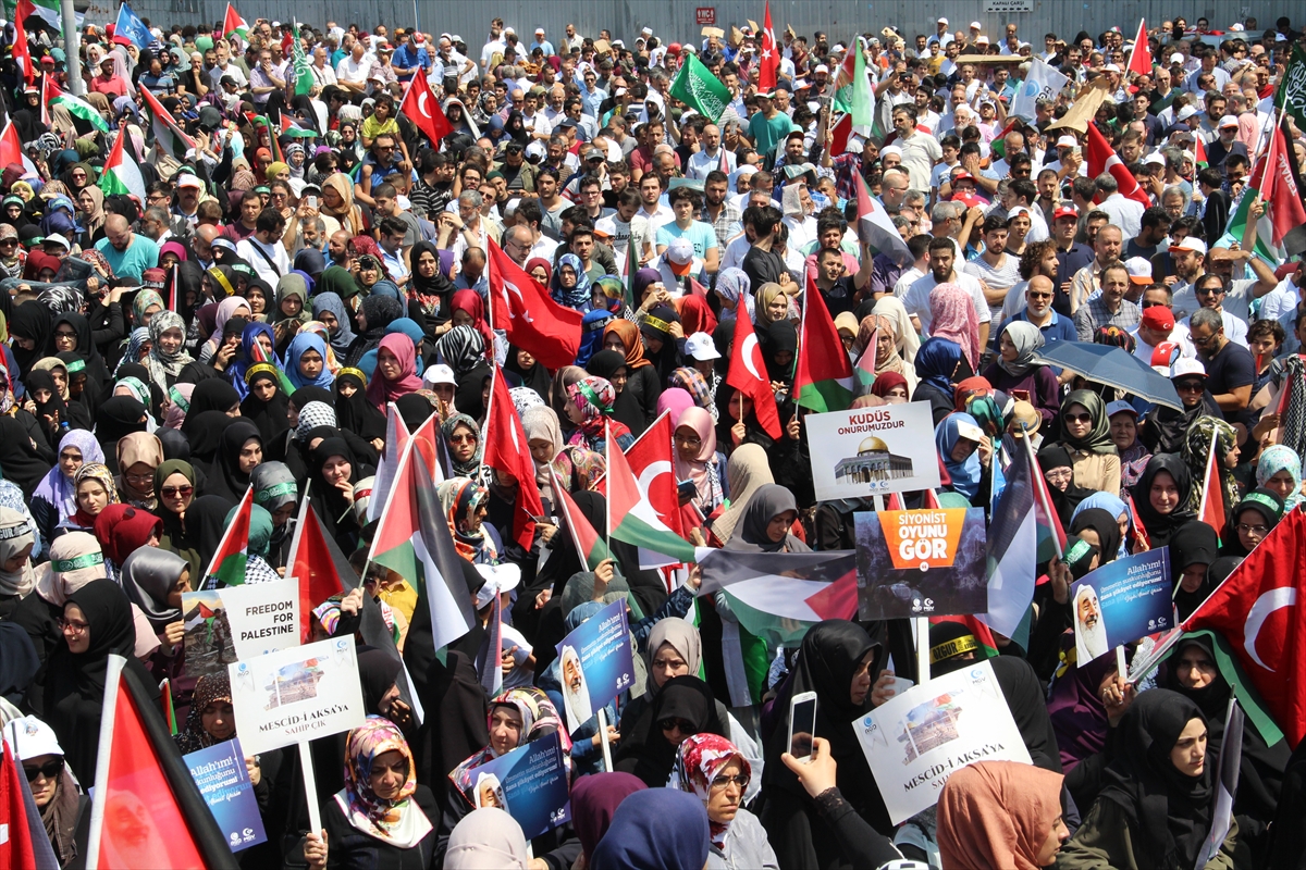 İsrail Beyazıt Meydanı'nda protesto edildi! - 13