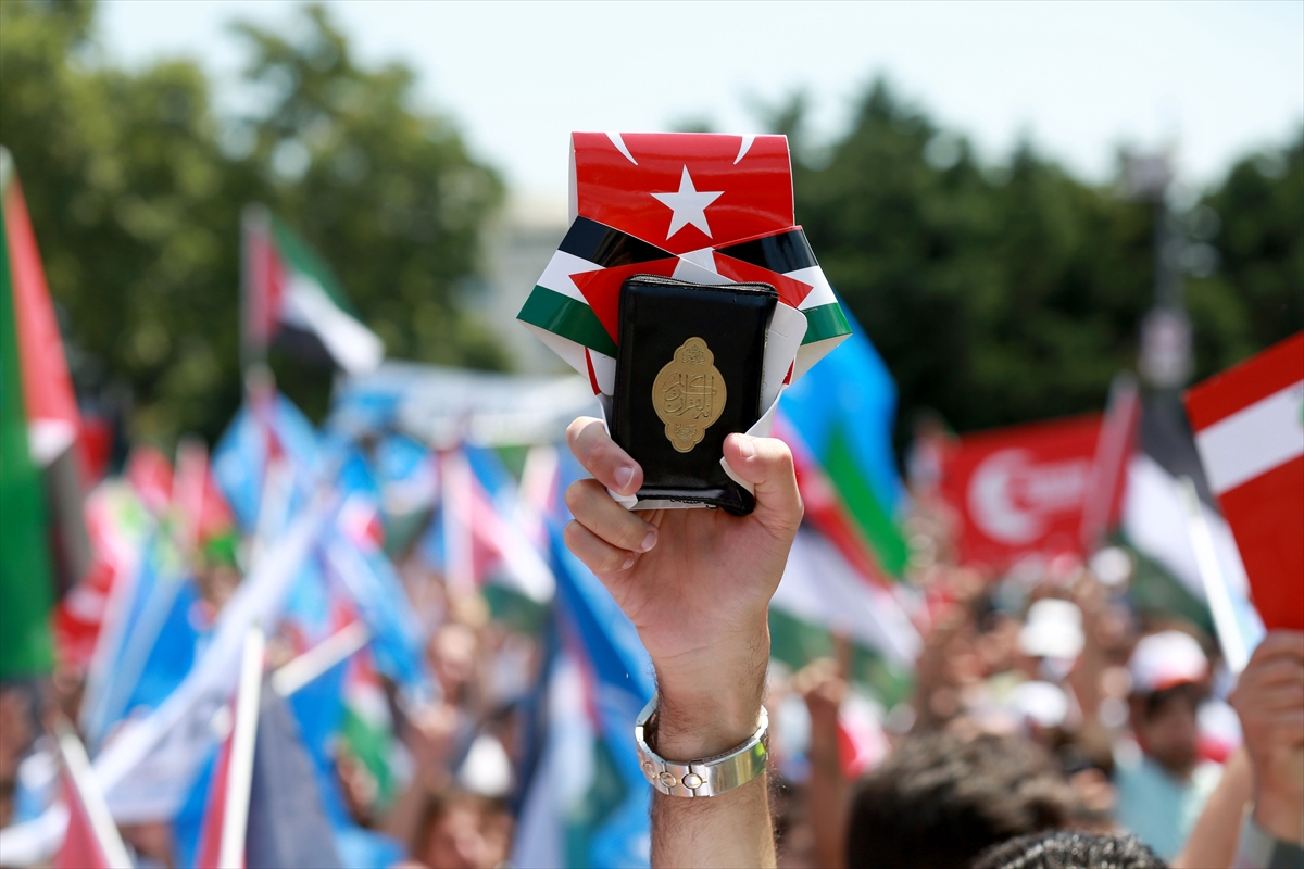 İsrail Beyazıt Meydanı'nda protesto edildi! - 3