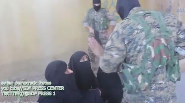 IŞİD'liler Musul'dan kadın kılığında kaçmaya çalışıyor - 12