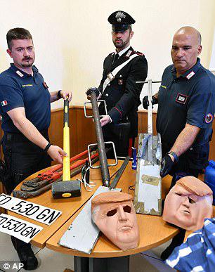 'Trump' maskesi ile soygun yaptılar - 1