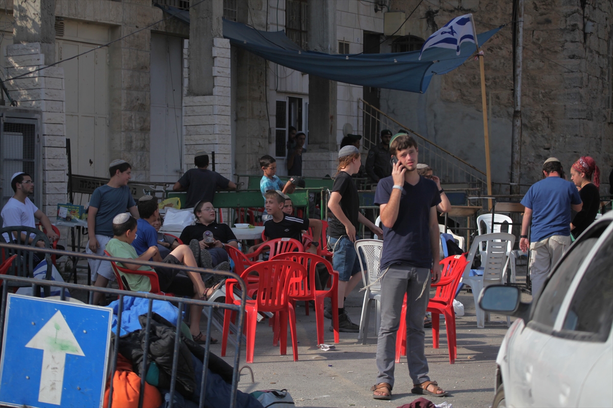 Yahudi yerleşimciler Filistinlilere ait bir binaya el koydu - 905