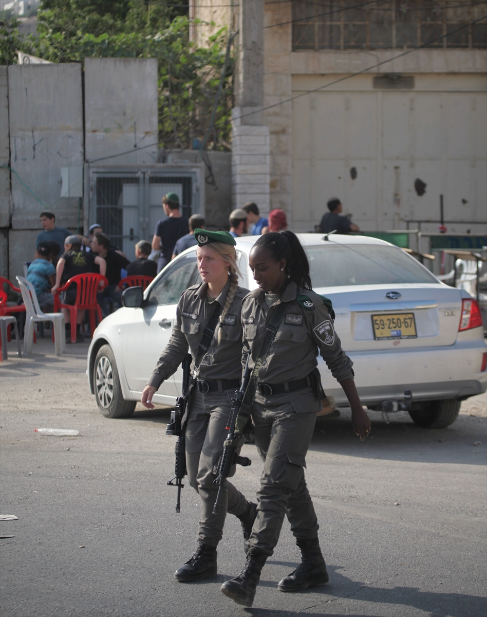 Yahudi yerleşimciler Filistinlilere ait bir binaya el koydu - 753