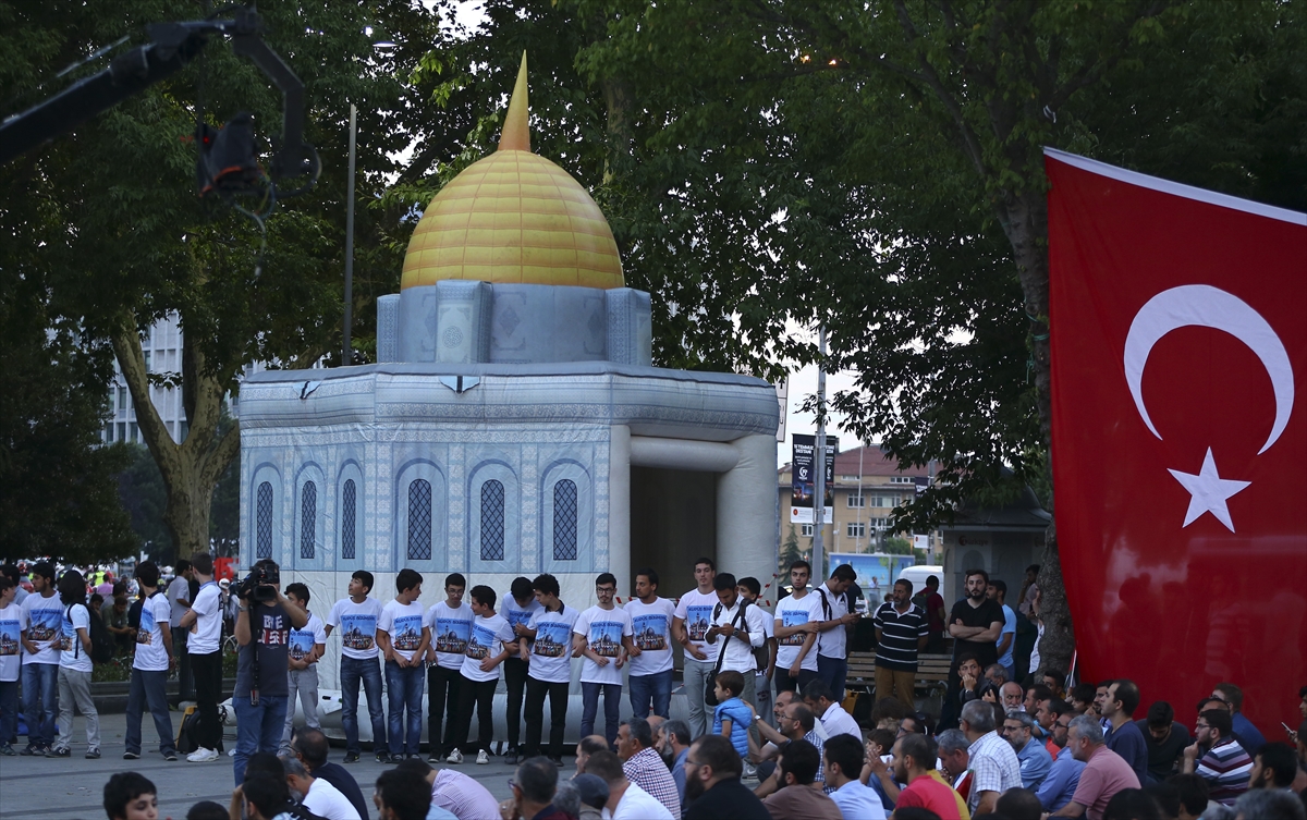 İsrail bir kez daha Saraçhane'de protesto edildi - 700
