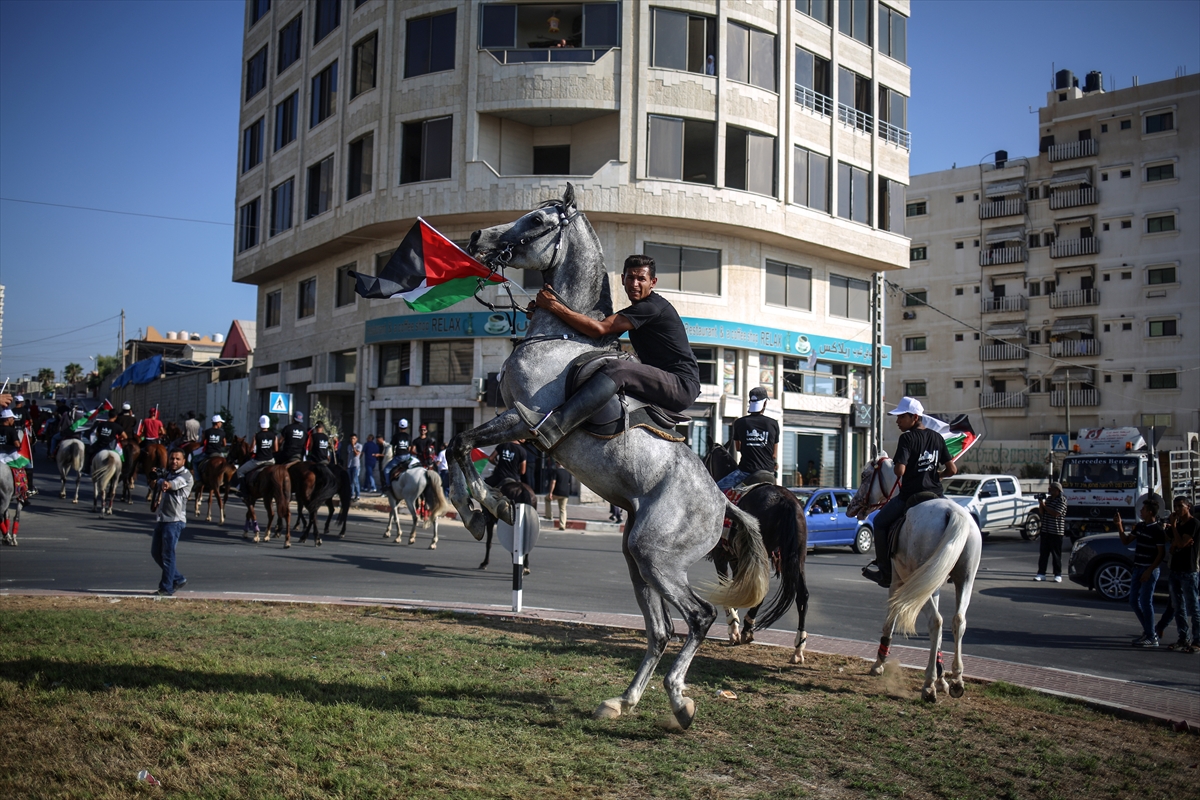 Filistinliler Aksa'ya destek için 'at' koşturdular! - 1