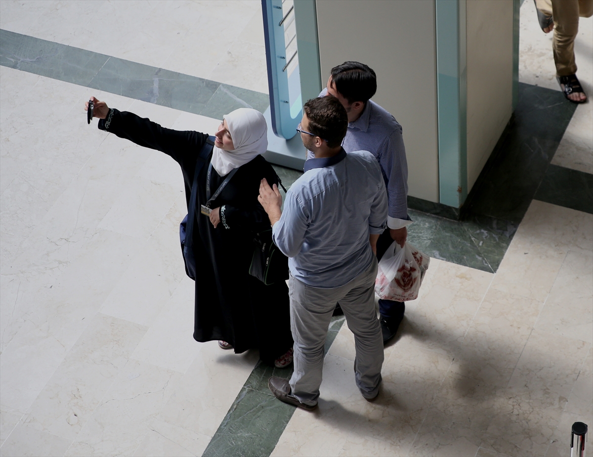 Suriyeli hacılar, Türkiye'den hacca gitti - 0