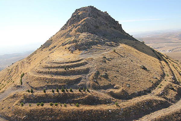 Tarihi kalede 4 bin yıllık 'gizli geçit' bulundu - 6