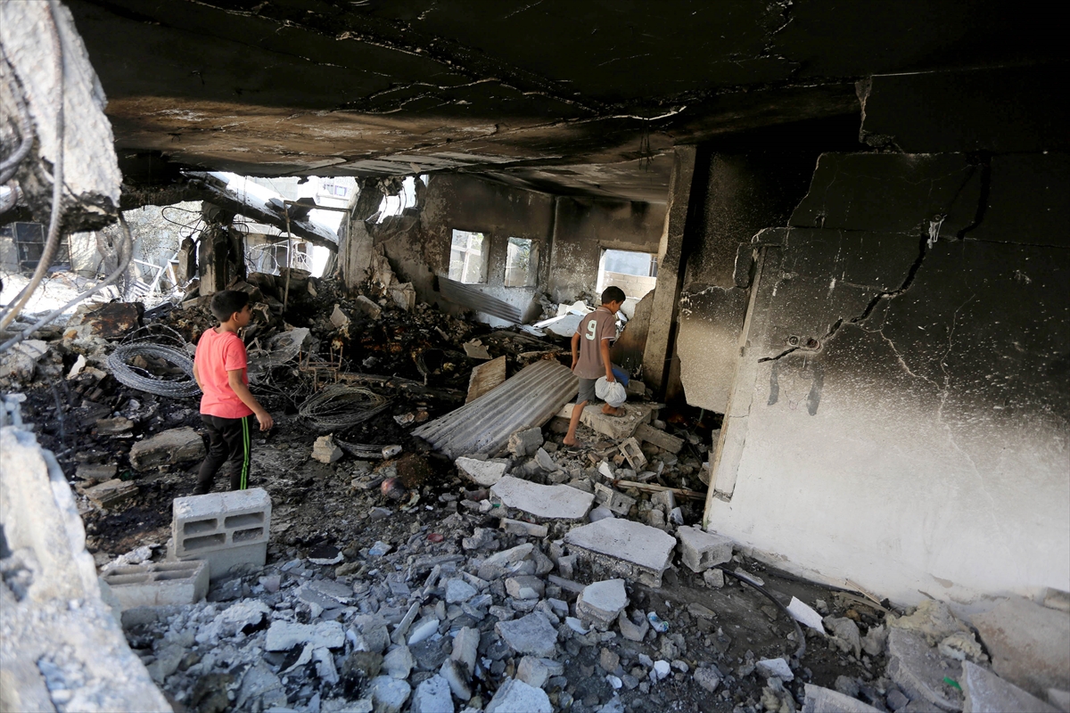 İsrail Filistinli ailenin evini yıktı - 0