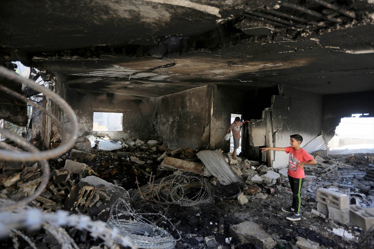 İsrail Filistinli ailenin evini yıktı - 0