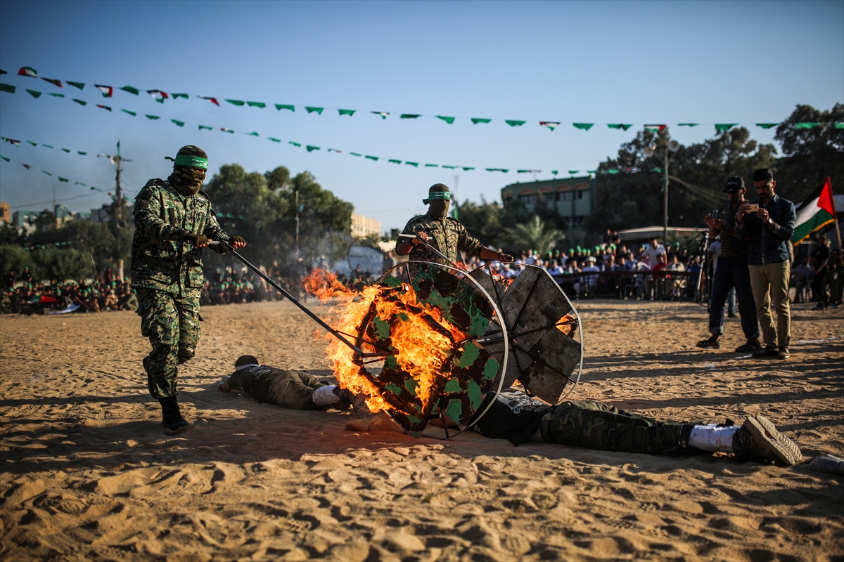 Gazzeli gençlerin mezuniyet şöleni - 12