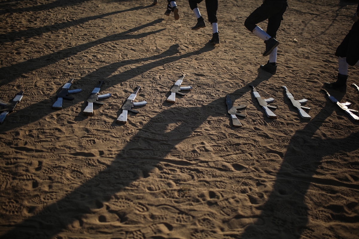 Gazzeli gençlerin mezuniyet şöleni - 16