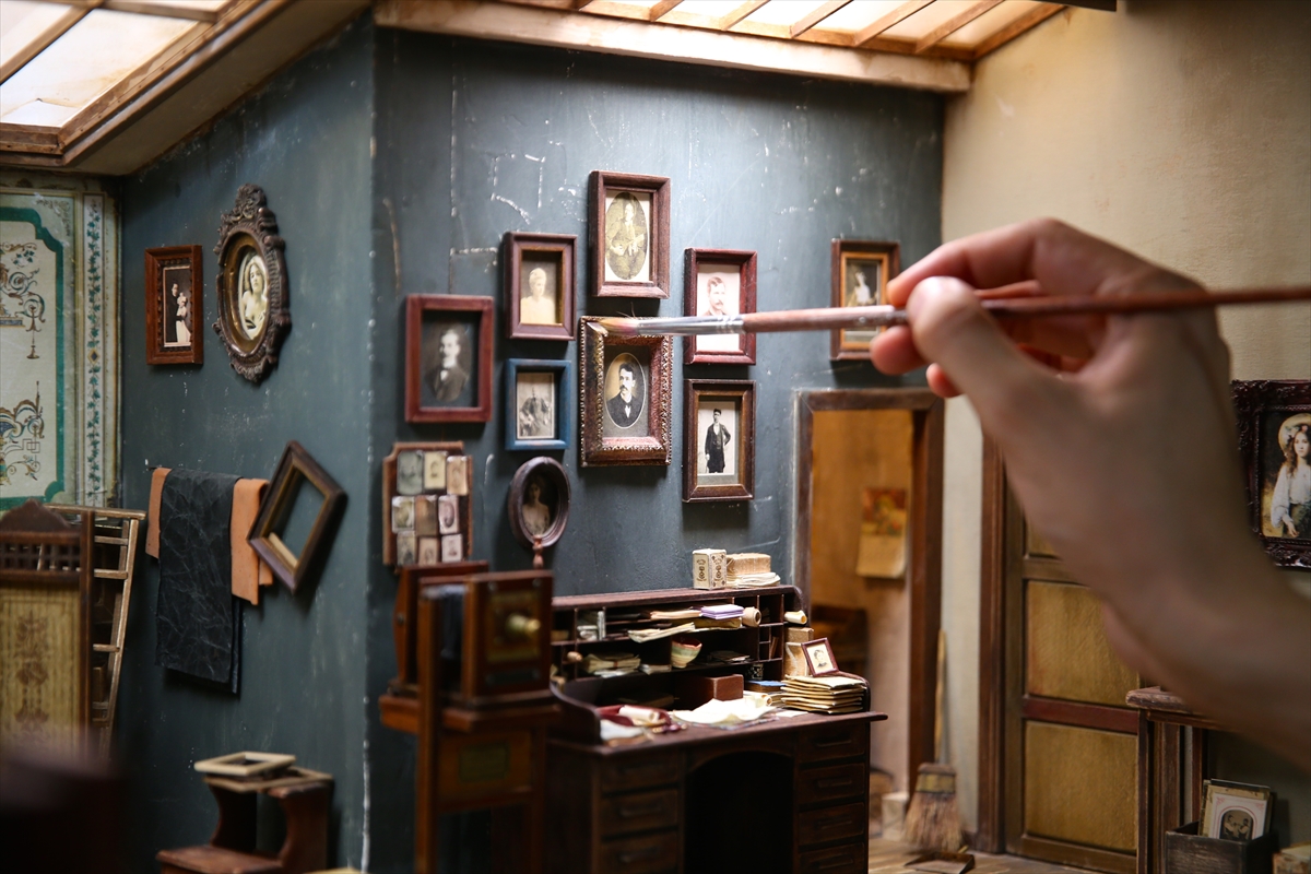 Iraklı sanatçının 'avuç içine' sığan eserleri - 11