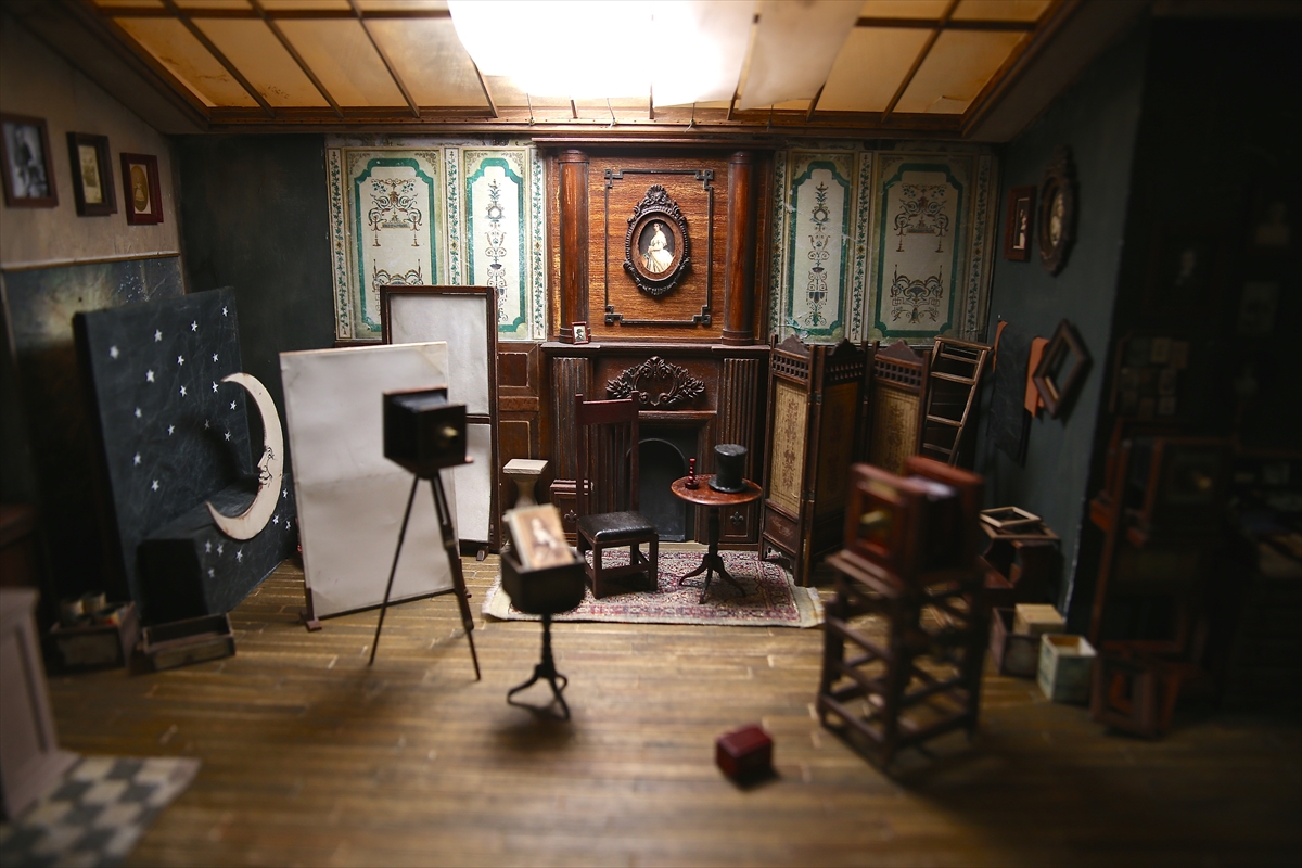 Iraklı sanatçının 'avuç içine' sığan eserleri - 14