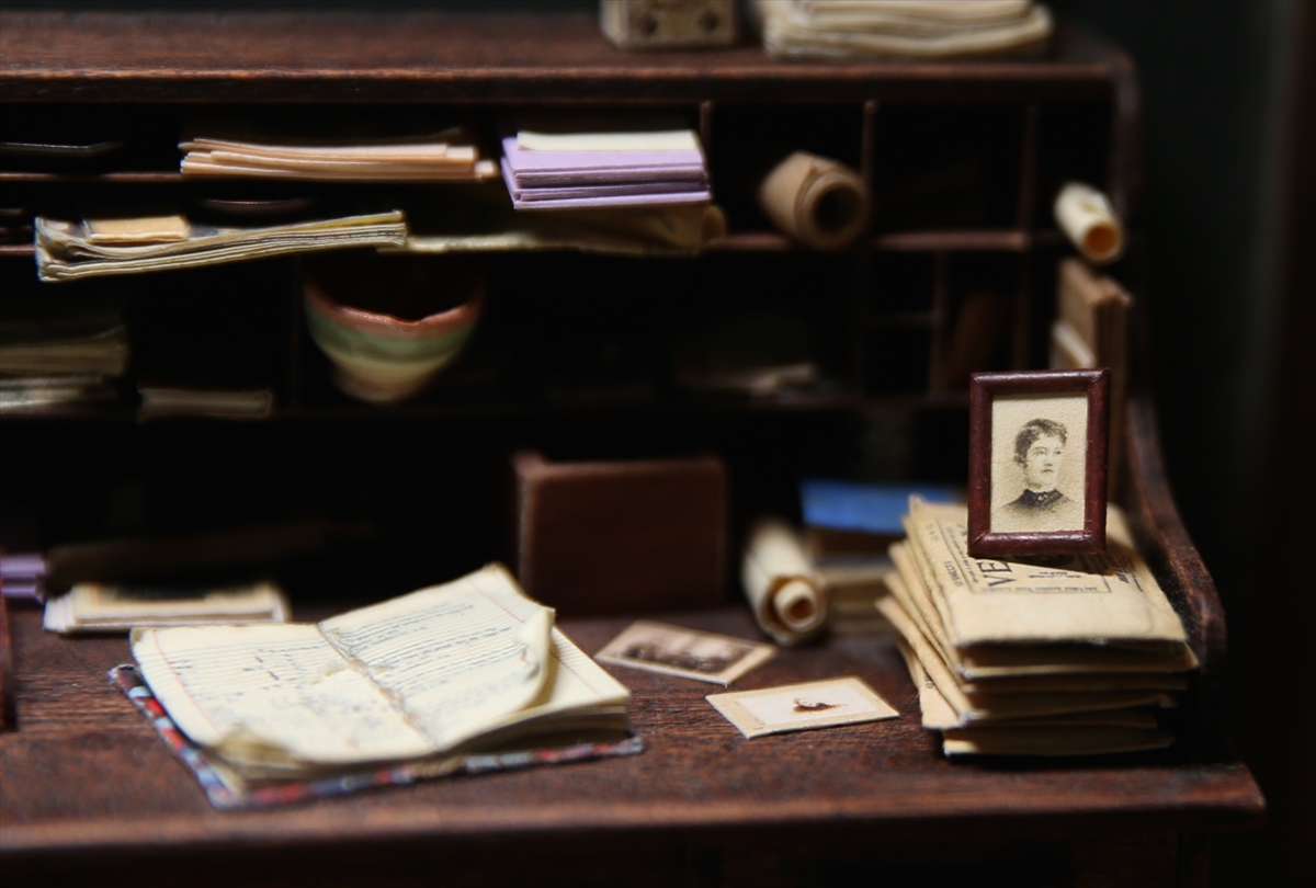 Iraklı sanatçının 'avuç içine' sığan eserleri - 15