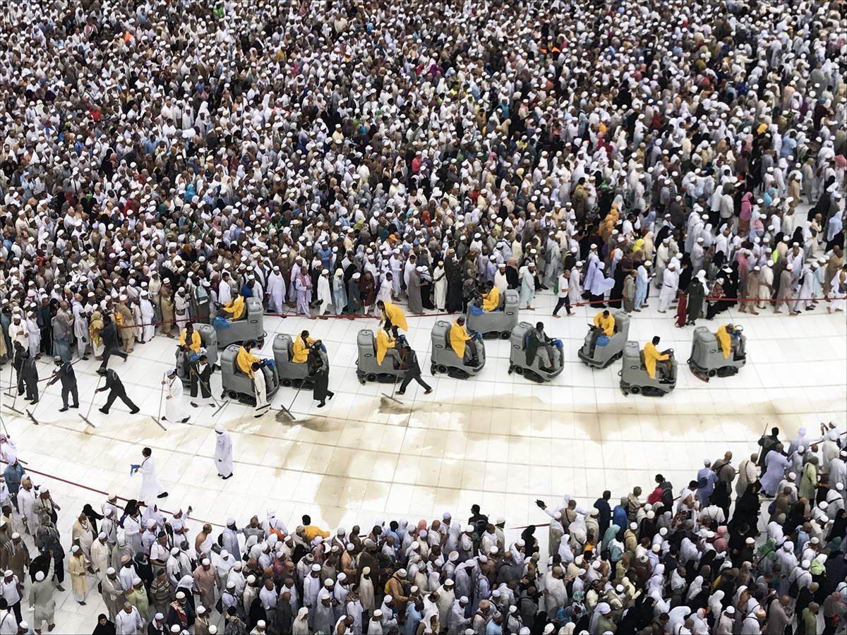 Kabe'de hacı adaylarının yağmur sevinci - 5