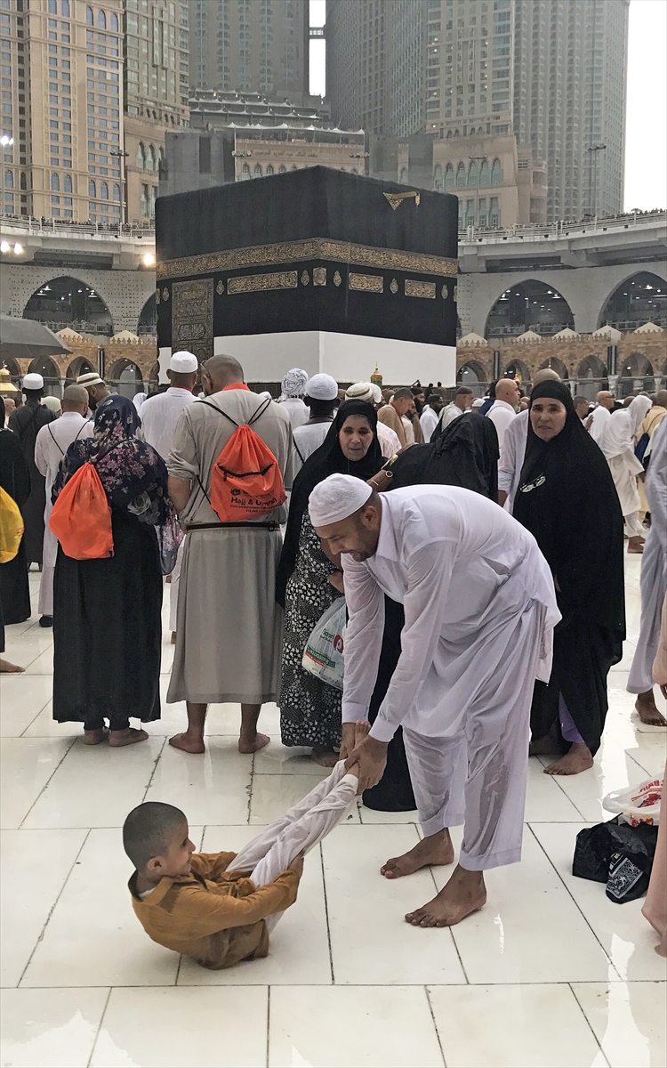 Kabe'de hacı adaylarının yağmur sevinci - 10
