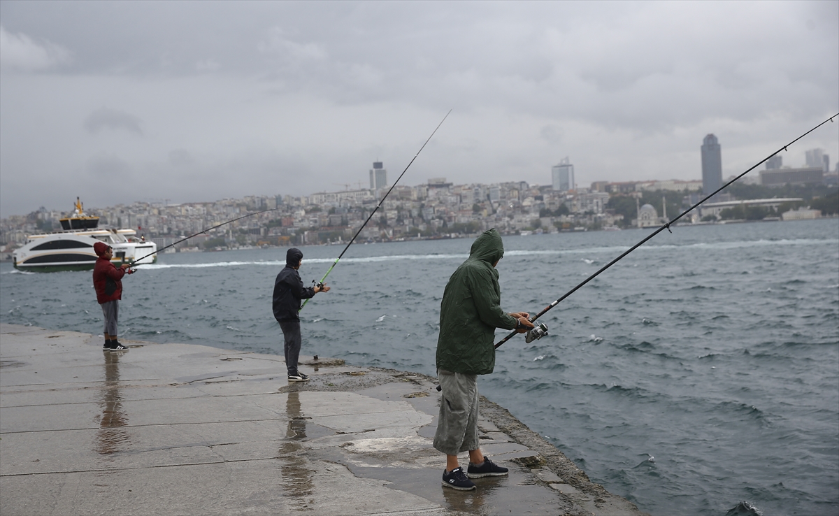 İstanbul'daki sağanak yağıştan kareler - 1