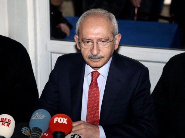 Siyasi isimler kaç yaşında? - 12