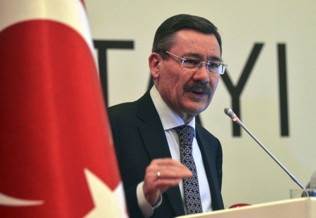 Siyasi isimler kaç yaşında? - 15