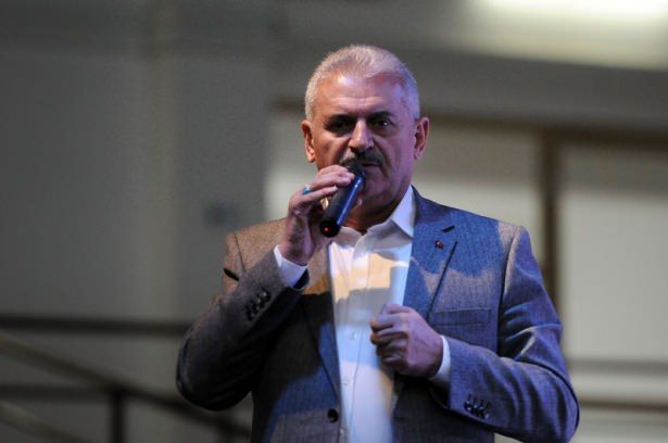 Siyasi isimler kaç yaşında? - 18