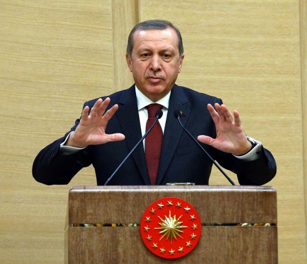 Siyasi isimler kaç yaşında? - 19