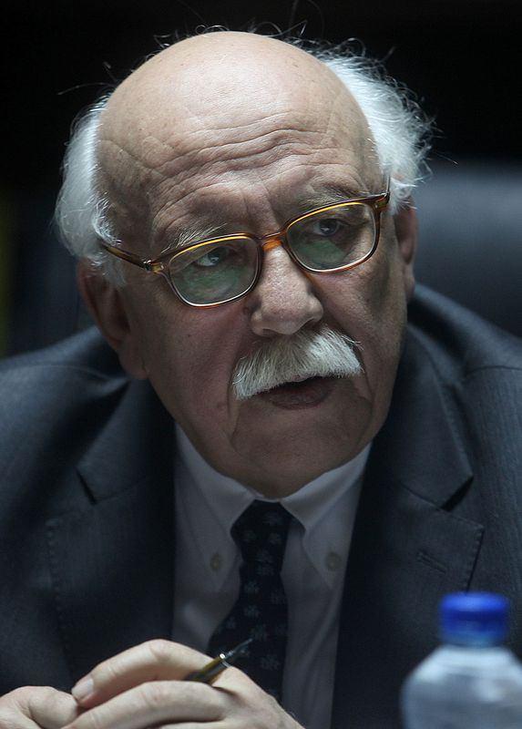 Siyasi isimler kaç yaşında? - 23