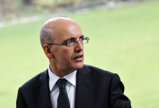 Siyasi isimler kaç yaşında? - 25