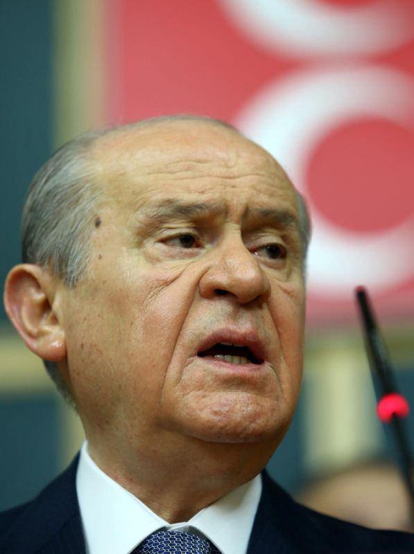 Siyasi isimler kaç yaşında? - 27