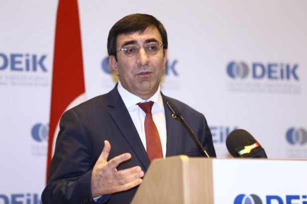 Siyasi isimler kaç yaşında? - 29