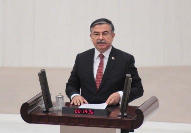 Siyasi isimler kaç yaşında? - 38