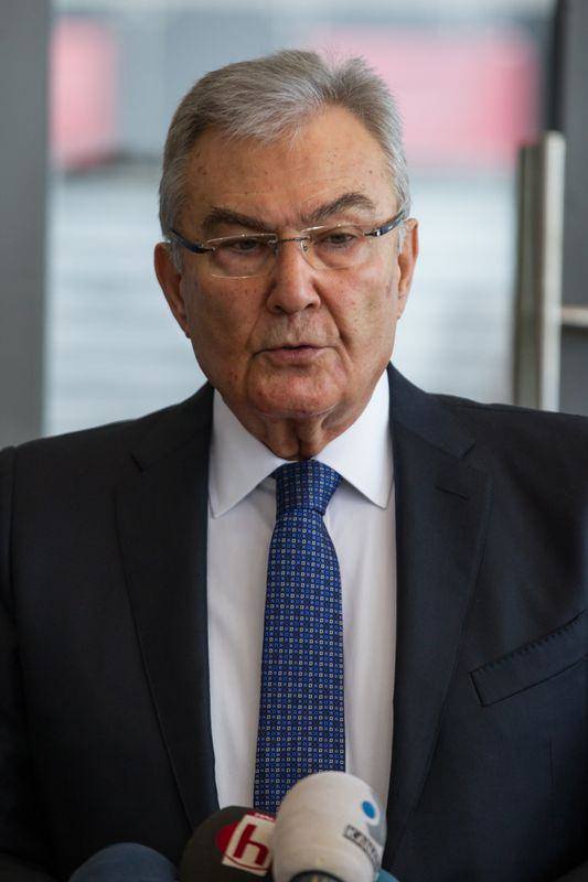 Siyasi isimler kaç yaşında? - 39