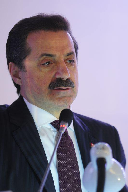 Siyasi isimler kaç yaşında? - 41