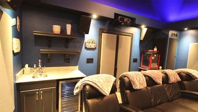 Evine sinema salonu yaptı! - 2