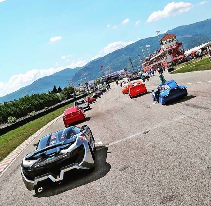 Öğrenciler elektrikli otomobil üretti - 1