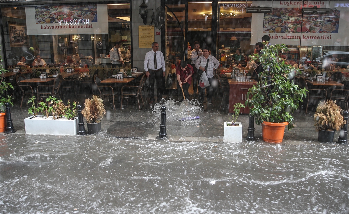İstanbul'da beklenen yağış etkili oldu - 2