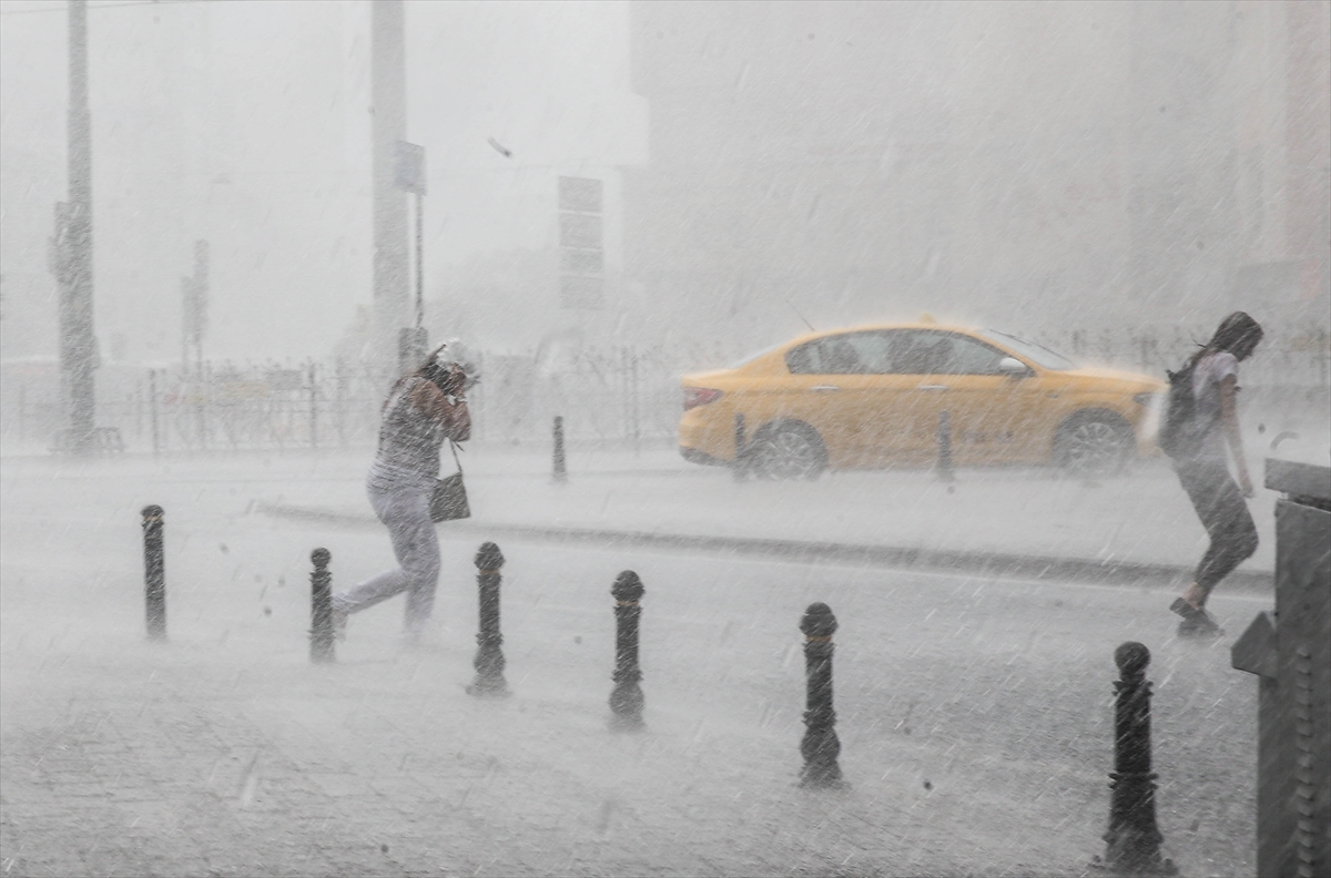 İstanbul'da beklenen yağış etkili oldu - 9