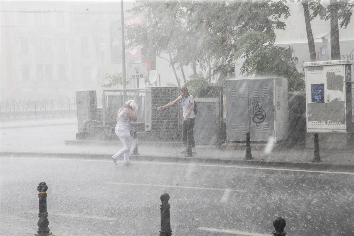 İstanbul'da beklenen yağış etkili oldu - 10