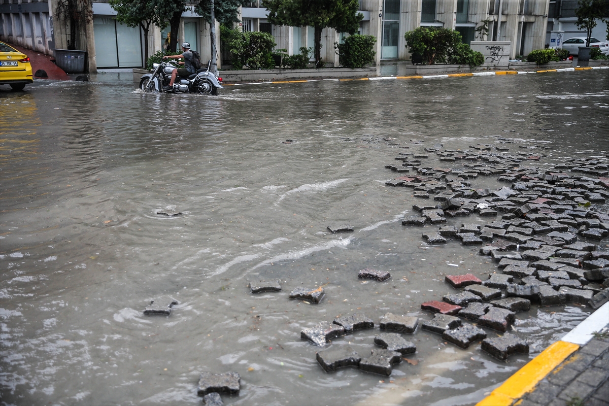 İstanbul'da beklenen yağış etkili oldu - 11