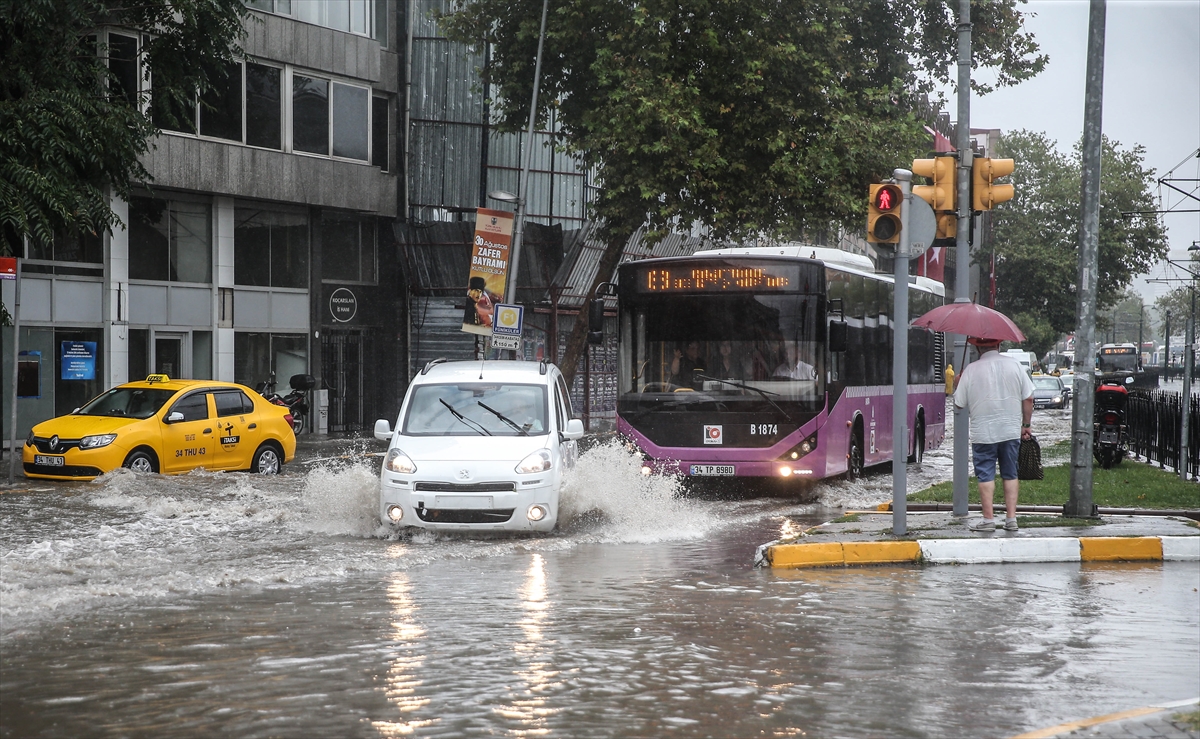 İstanbul'da beklenen yağış etkili oldu - 12