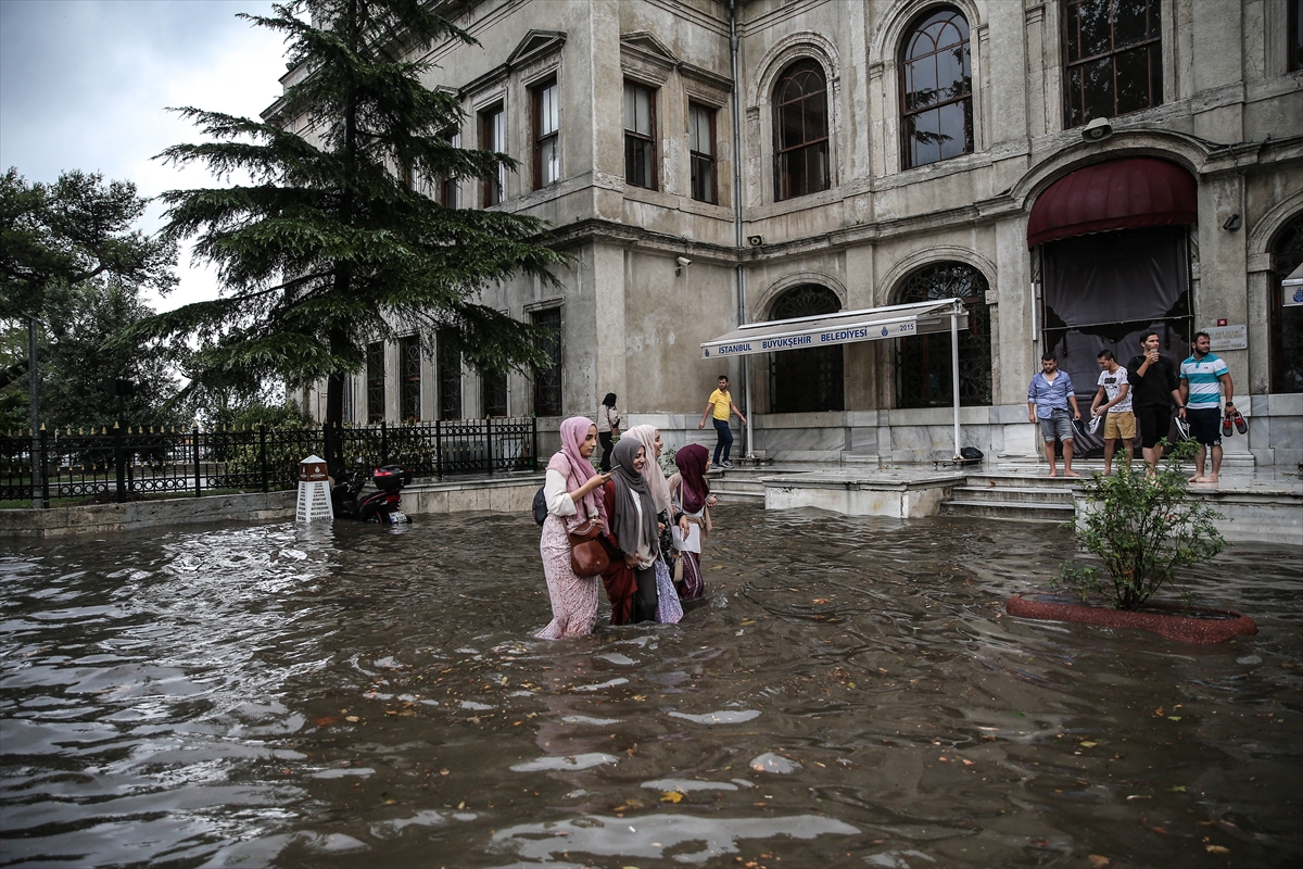 İstanbul'da beklenen yağış etkili oldu - 15