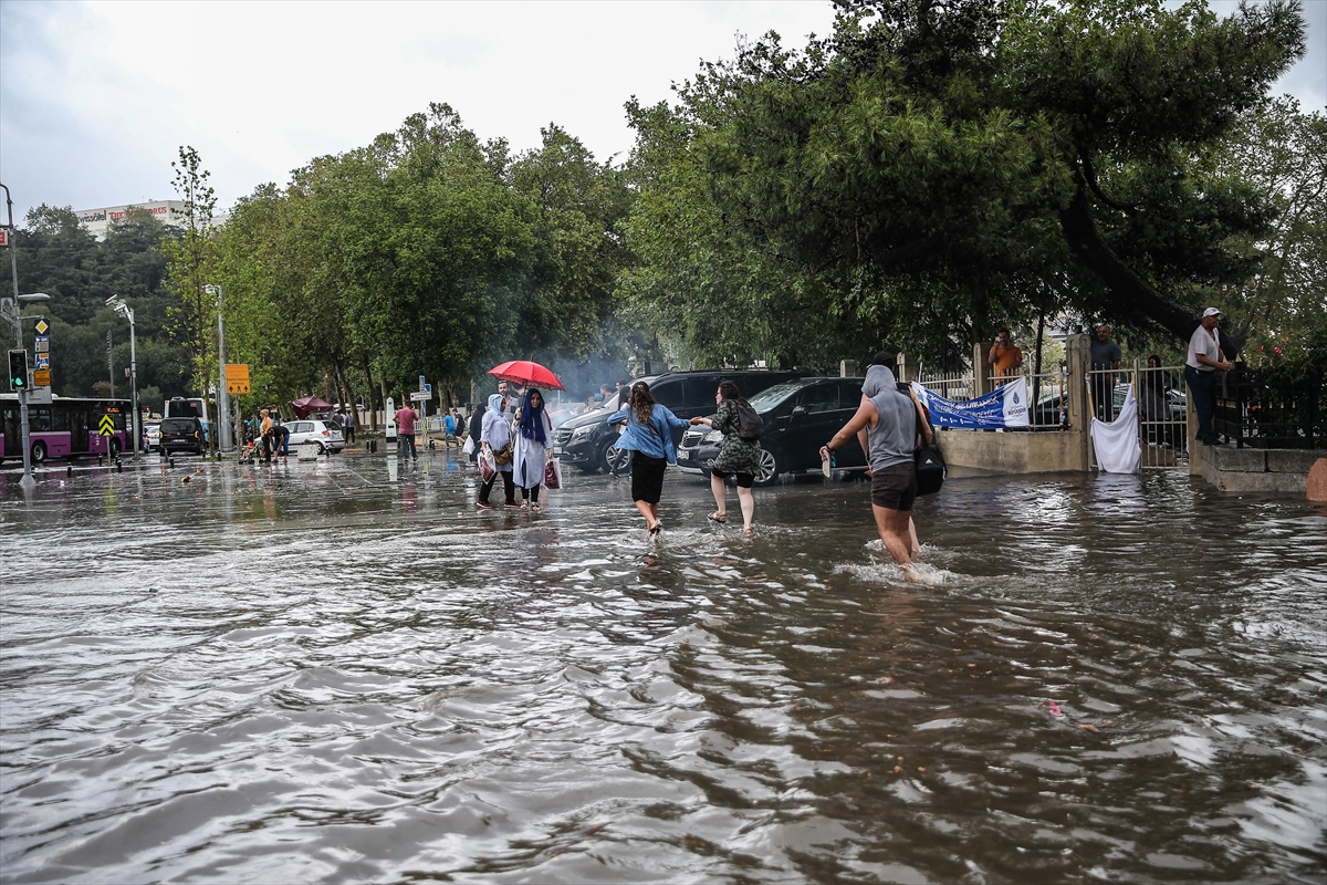 İstanbul'da beklenen yağış etkili oldu - 17
