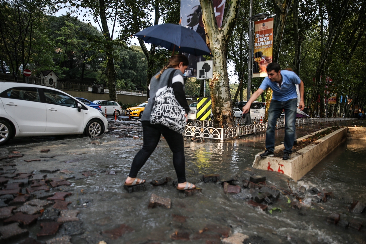 İstanbul'da beklenen yağış etkili oldu - 18
