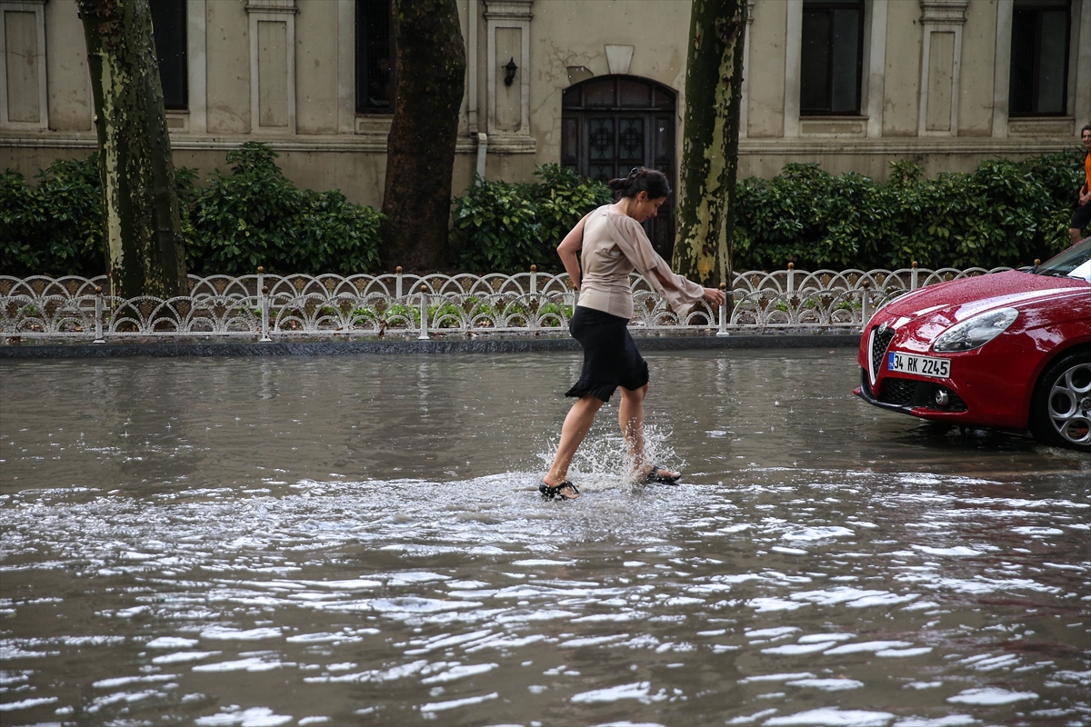 İstanbul'da beklenen yağış etkili oldu - 19