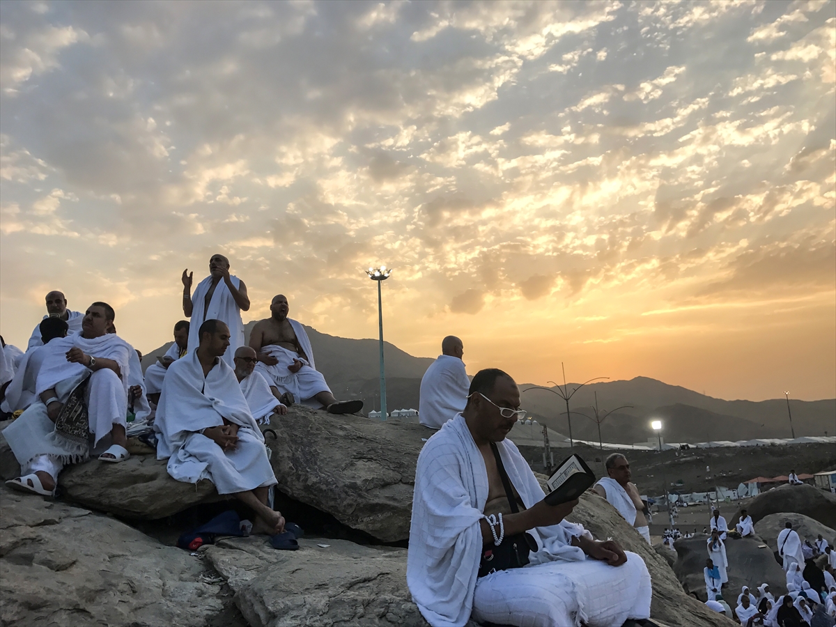 Hacı adayları Arafat'ta dua etti - 0
