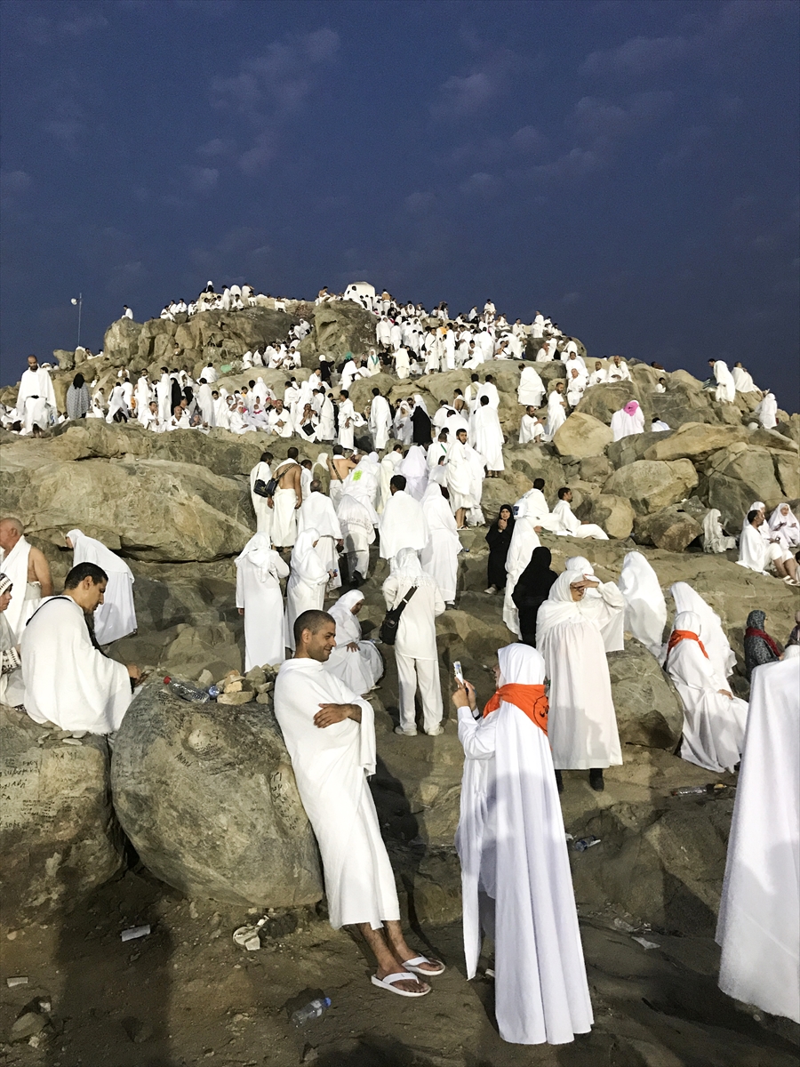 Hacı adayları Arafat'ta dua etti - 0