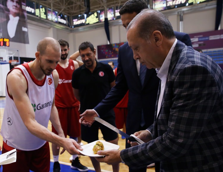 Cumhurbaşkanı'ndan 12 Dev Adam'a sürpriz ziyaret - 10